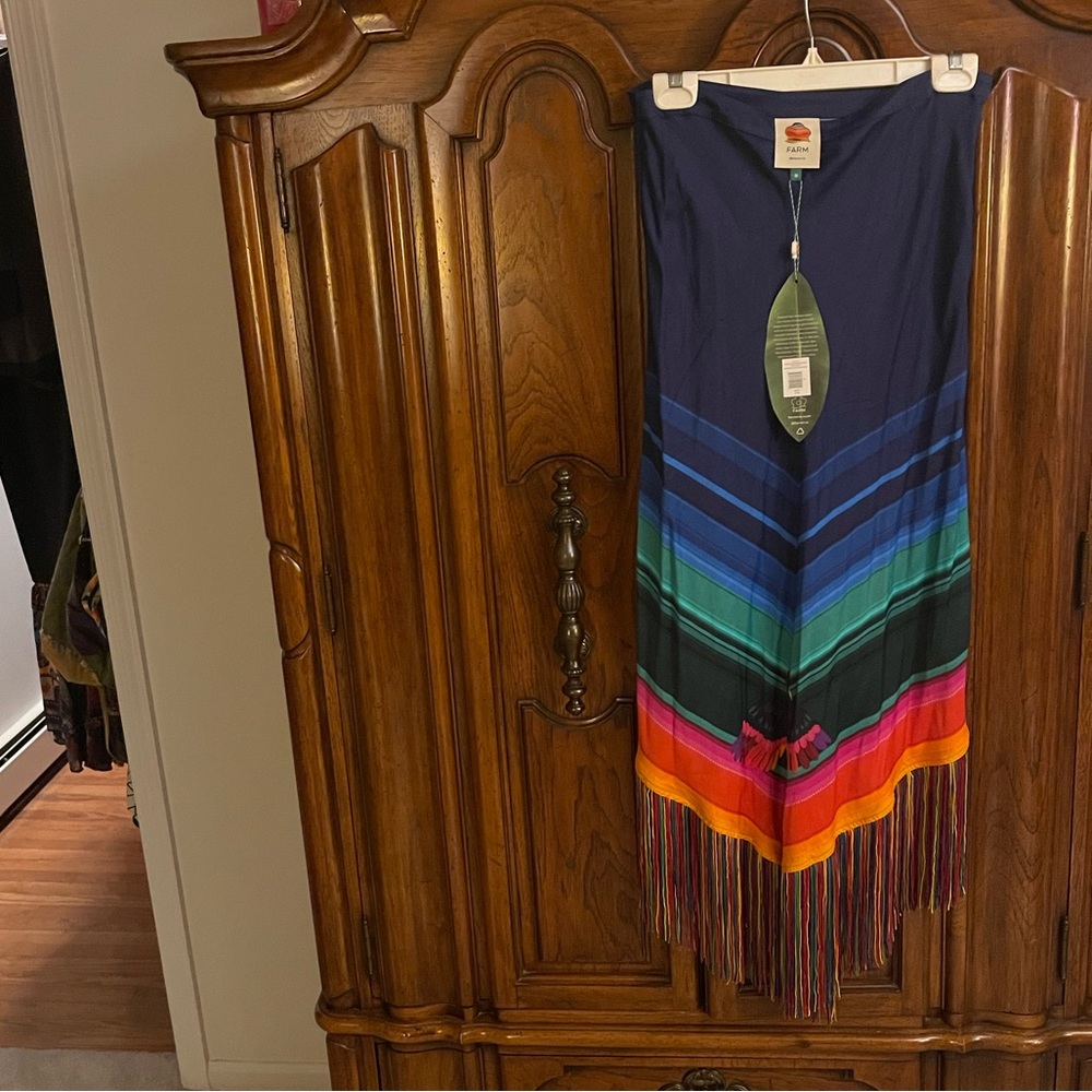 Farm Rio Rainbow Macaws Skirt NWT
